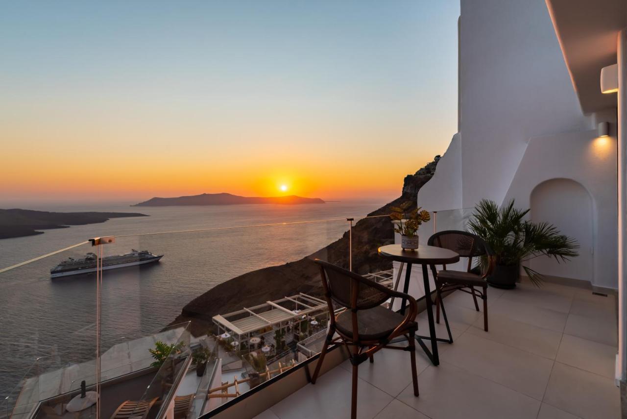Daydream Luxury Suites Fira  Exterior photo
