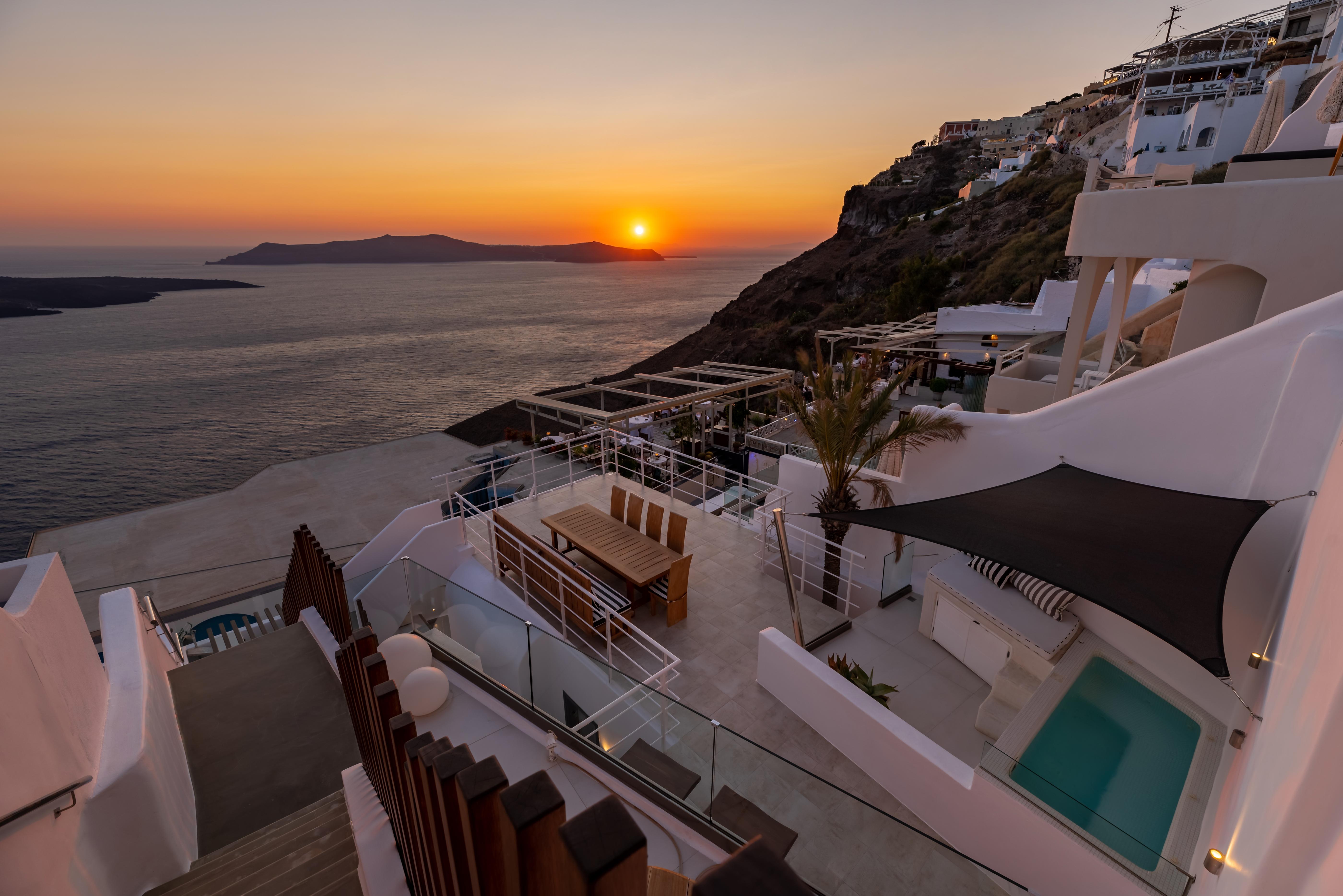Daydream Luxury Suites Fira  Exterior photo