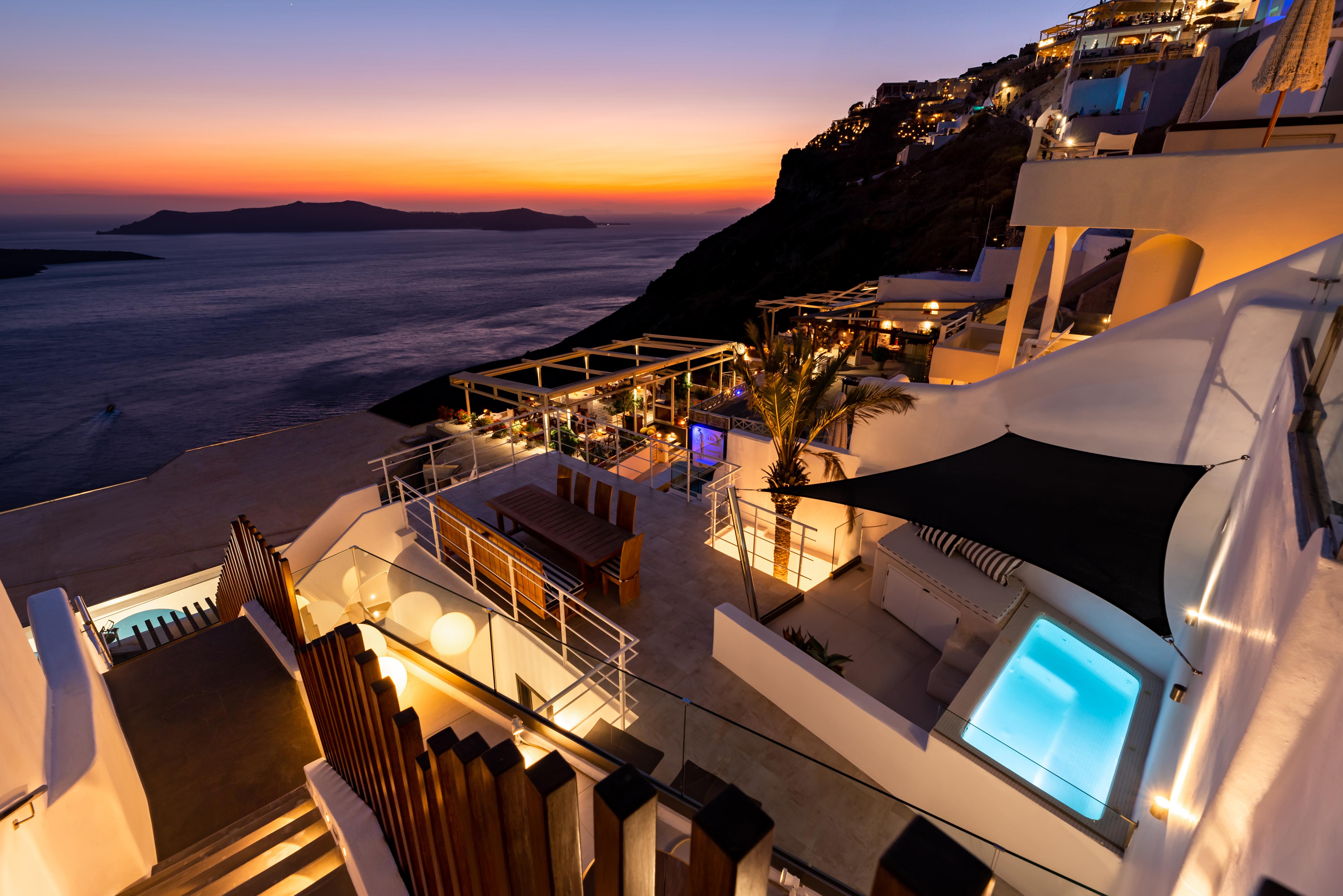 Daydream Luxury Suites Fira  Exterior photo